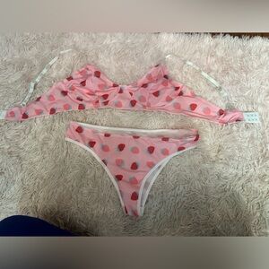 💕 NWOT strawberry print bra/undies